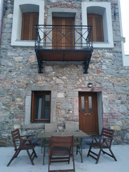 Two-Storey House In Kardamyla Mármaron Exterior foto